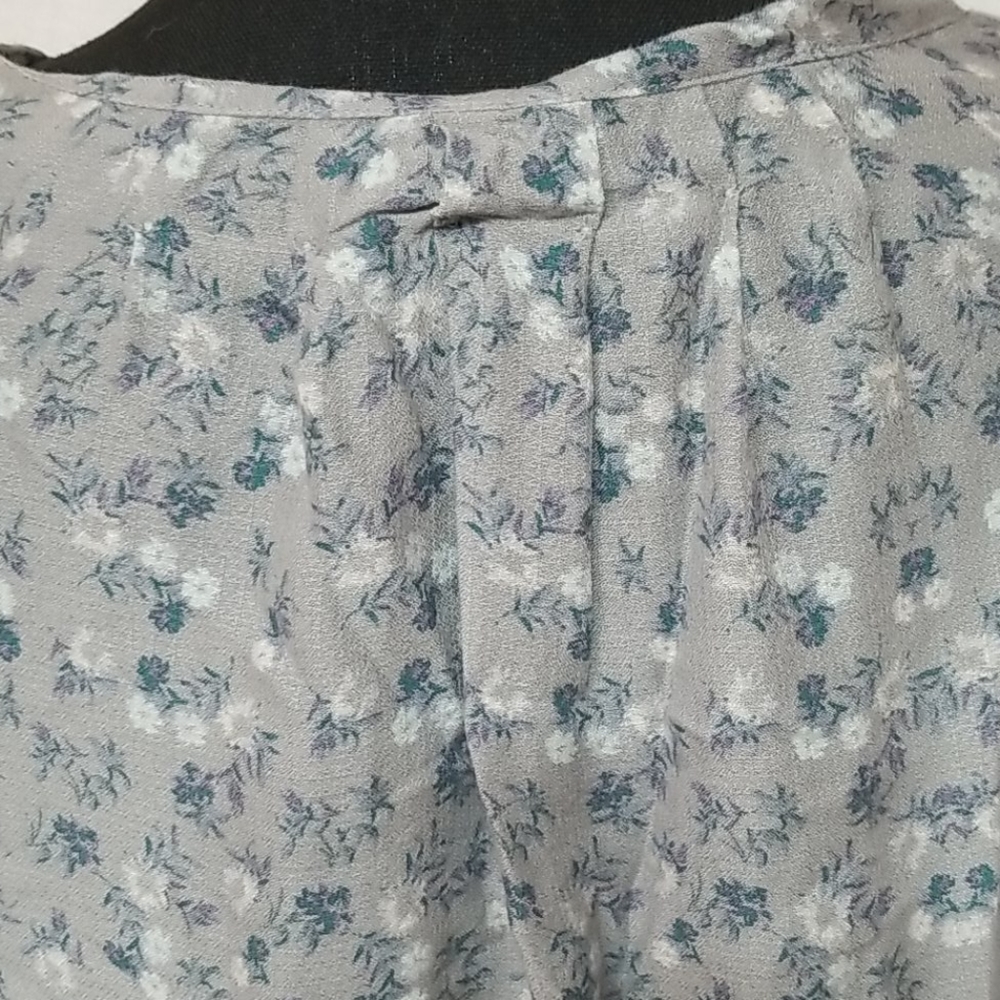 ❤Lucky Brand Women's Medium Gray and White Blouse - Picture 3 of 6